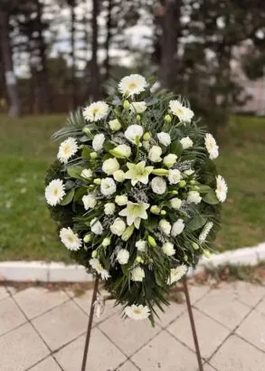 Beli venac: gerberi i lizijantus