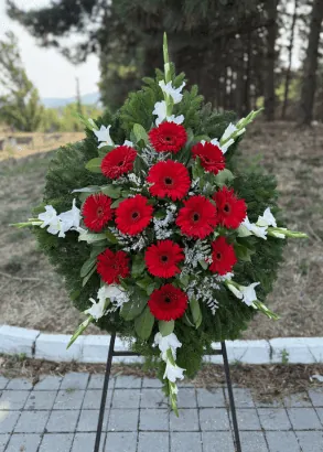 Crveno-beli venac: gerberi i gladiole (V39)