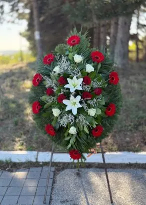 Crveno-beli venac: gerberi i ljiljani (V51)